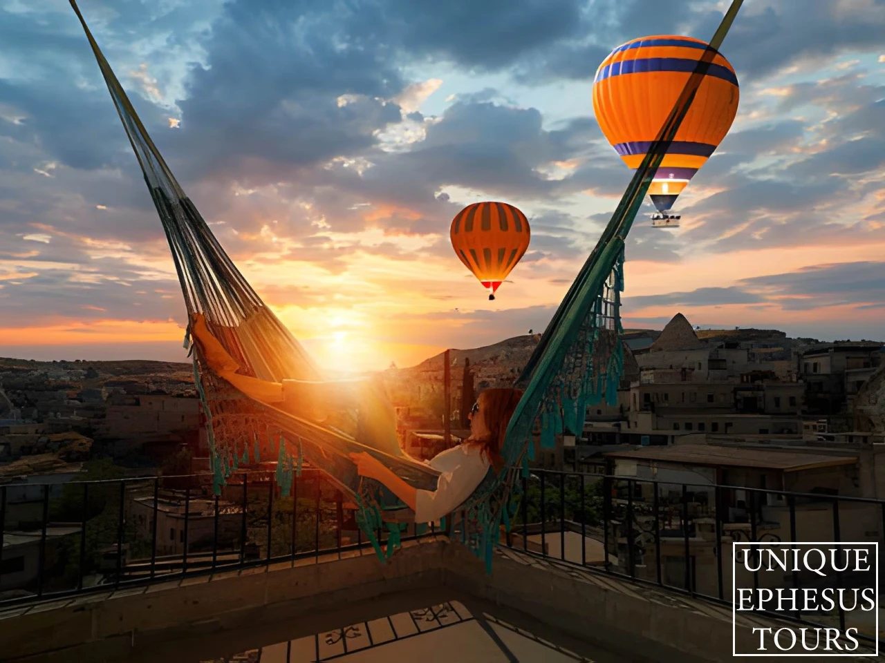 Cappadocia-Hot-Air-Balloon-Sunrise-Turkey