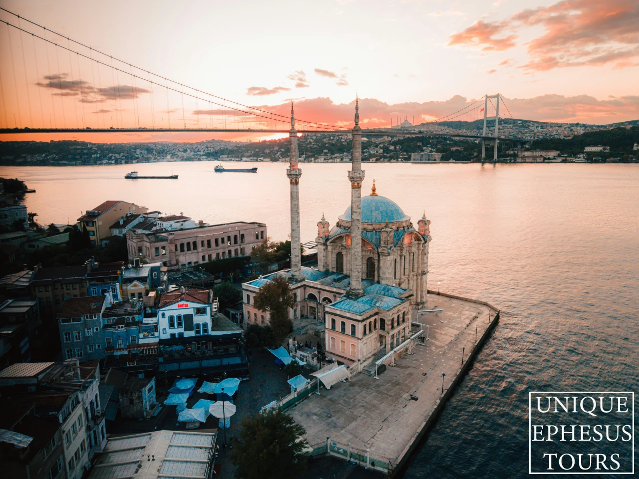 Ortakoy-Mosque-and-Bosphorus-Bridge-at-sunset-Istanbul-Turkey