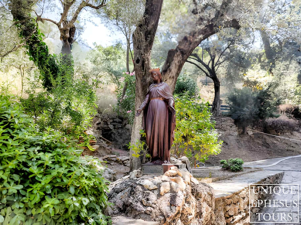 Virgin-Mary-Altar-at-House-of-Mary-Ephesus-Turkey