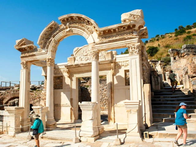 Ephesus-Hadrians-Temple-Ruins