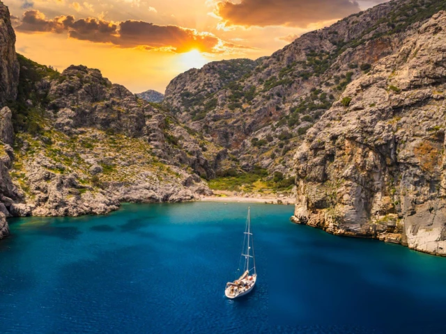 Sailing-Yacht-Turkish-Coast